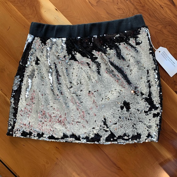 New Blue Life Twyla Sequin-Sliver Mini Skirt. S - Picture 4 of 6